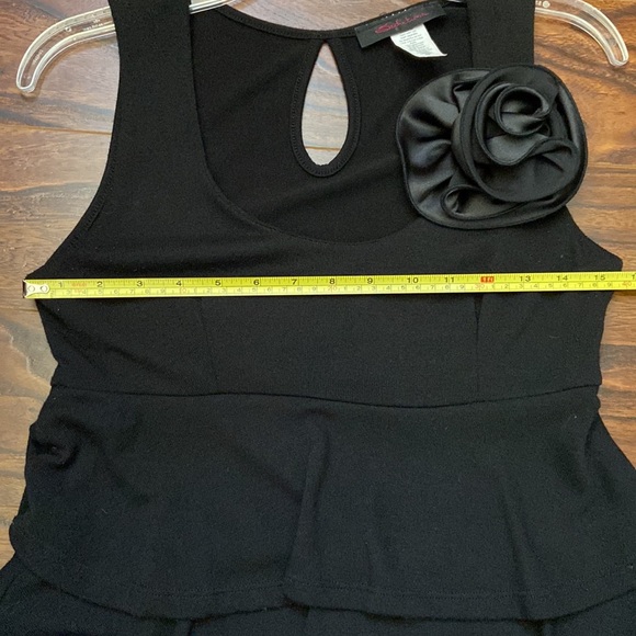 Absolutely adorable little black tiered dress in size M - Picture 9 of 10